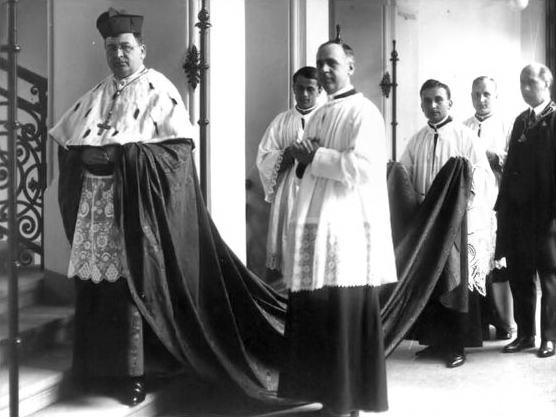 Jusztinián_Cardinal_Serédi,_archbishop_of_Esztergom